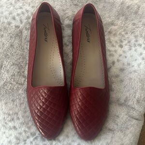 Women’s size 12 Trotter brand loafers